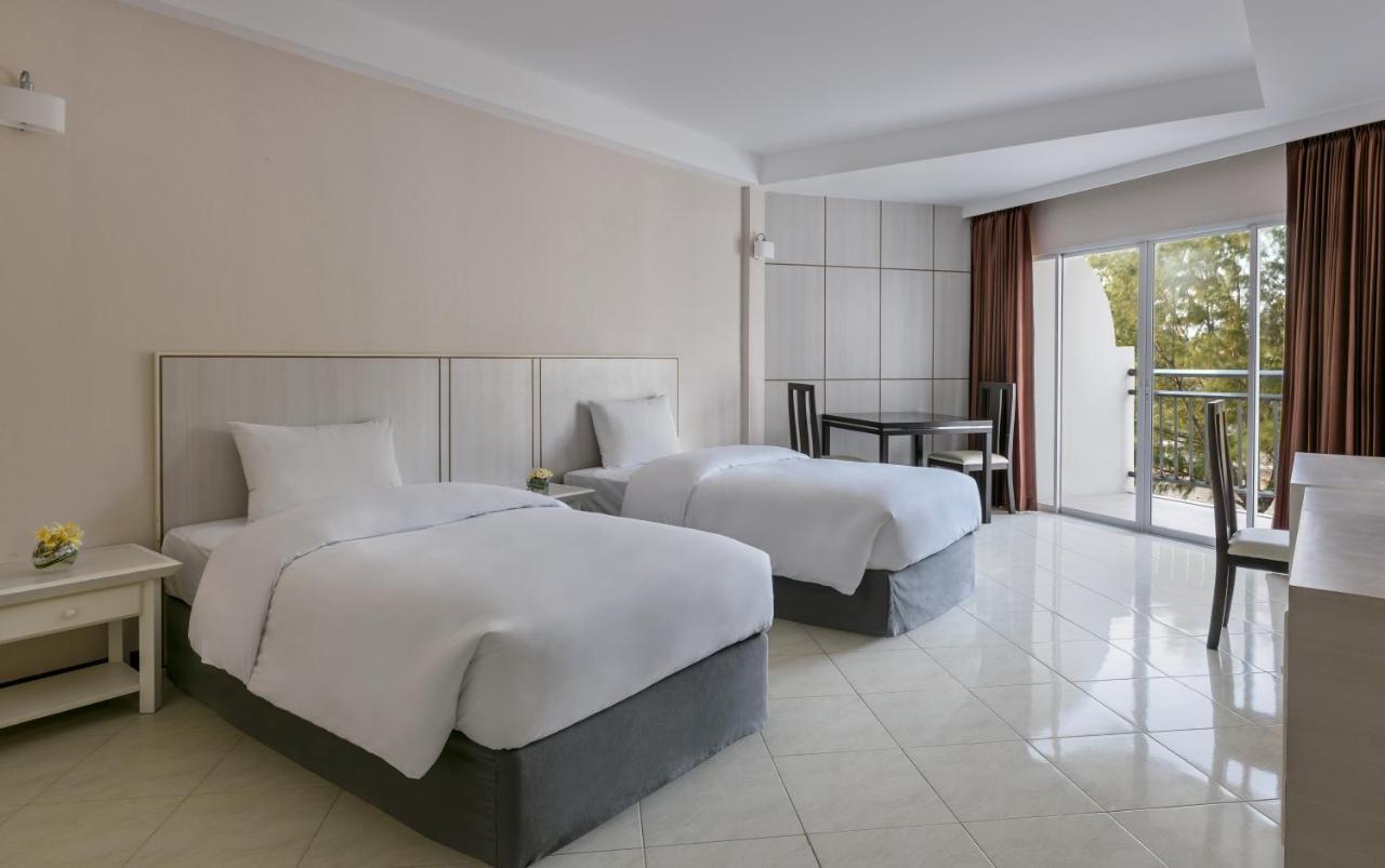 Seapine Beach Golf And Resort Hua Hin Ban Khao Takiap Exterior photo