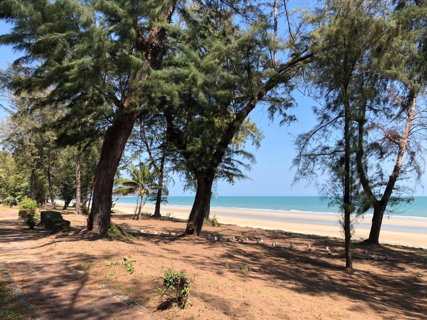 Seapine Beach Golf And Resort Hua Hin Ban Khao Takiap Exterior photo
