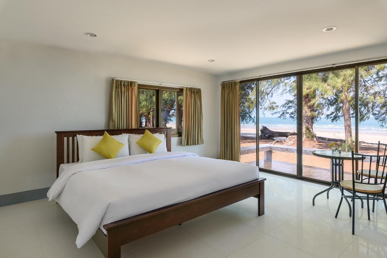 Seapine Beach Golf And Resort Hua Hin Ban Khao Takiap Exterior photo
